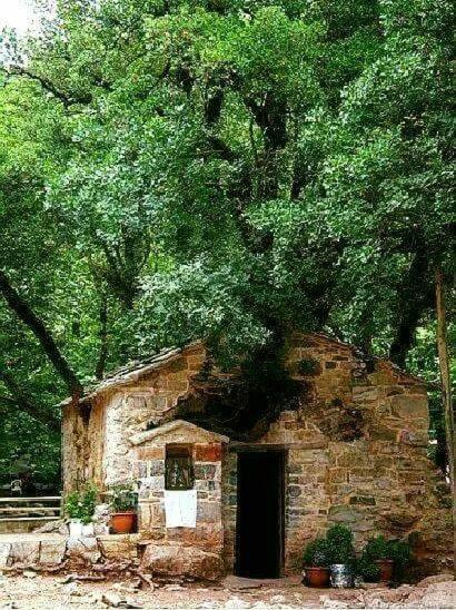 Hotel Isaraiko Spiti Agia Theodora Isaris Exterior foto